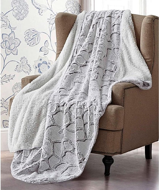 Animal Print Ultra Plush Snow Giraffe Oversized Twin Throw