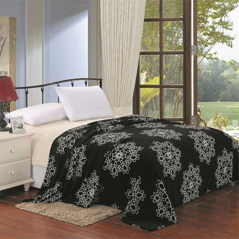 Ben&Jonah Designer Plush Full Daisy Microplush Blanket -Black