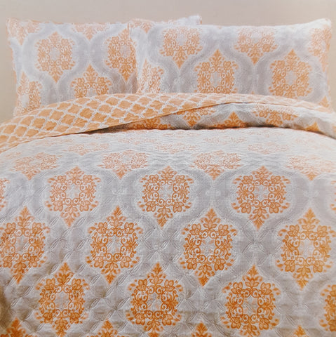 Comfortable Elegance Autumn Mandala Queen Size Reversible 3-Piece Quilt Set: 1 Quilt (86" x 86") and 2 Pillow Shams (20" x 26")